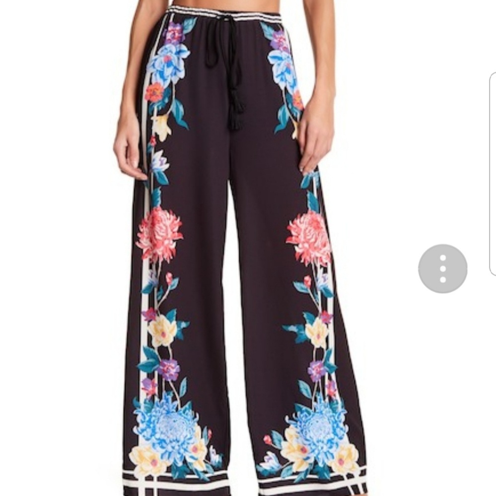 NWOT Flying Tomato Palazzo Floral Pants